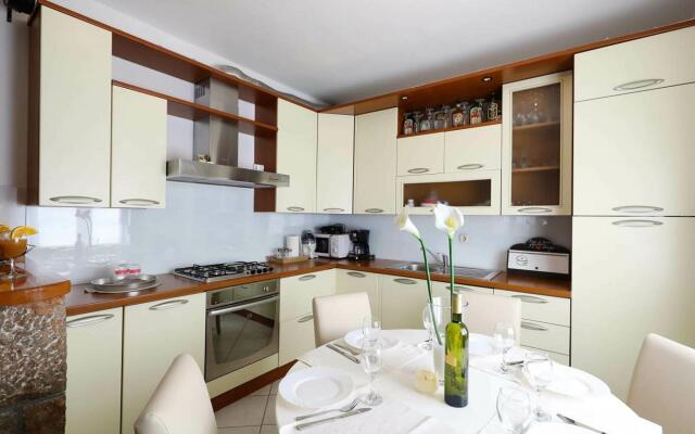 Charming Villa in Poličnik with Swimming Pool