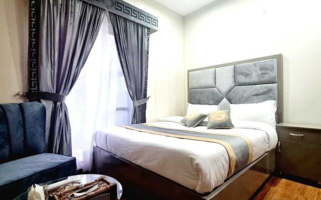 Hotel Grand Pakeeza