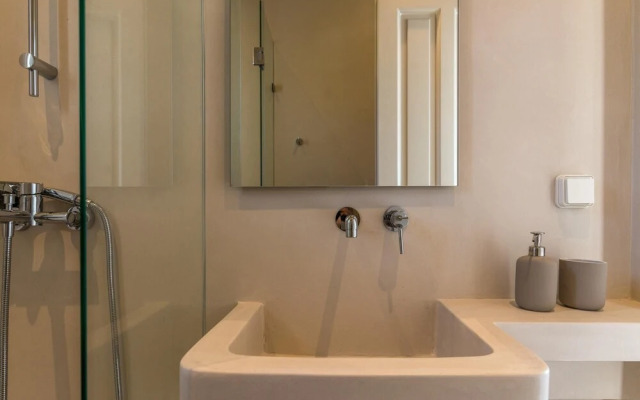 La Chapelle Est and Ouest in Tinos