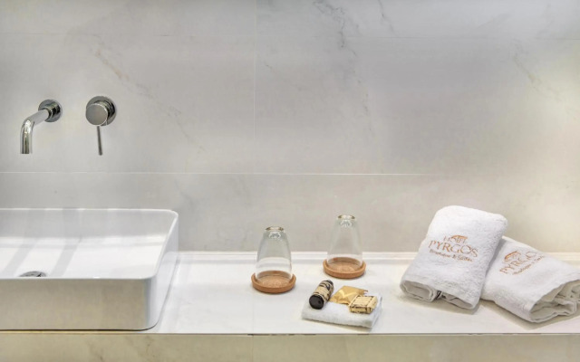 Hotel Pyrgos Boutique & Suites
