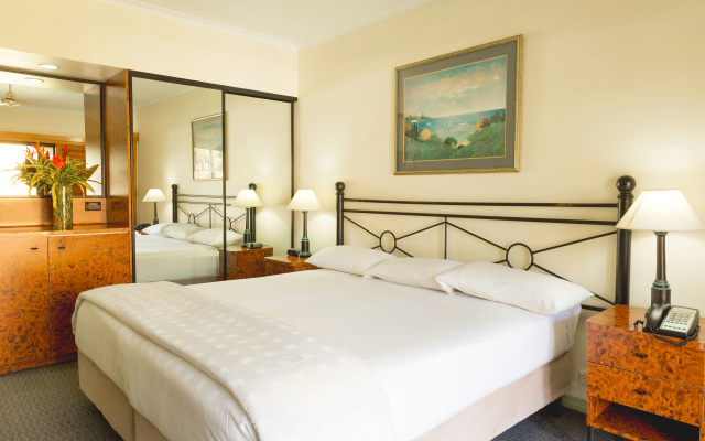 Palm Royale Cairns – Guest Rooms – Manunda