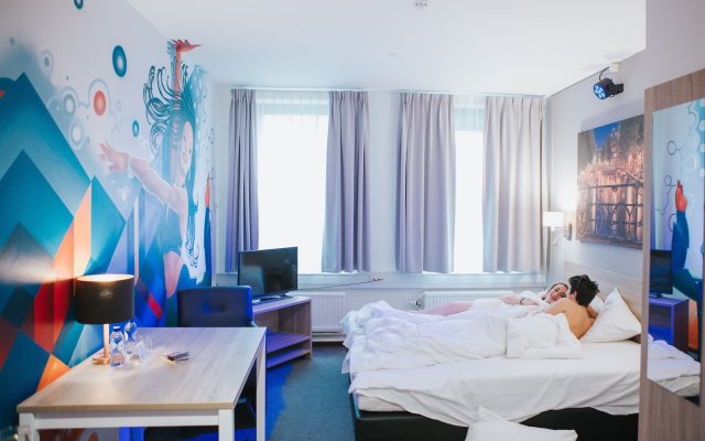 Amsterdam Teleport Hotel