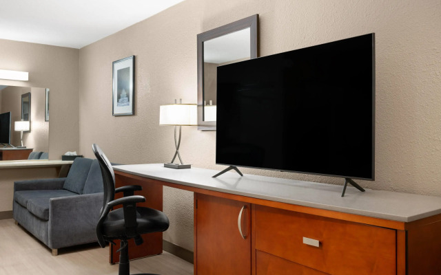 Travelodge by Wyndham Parker