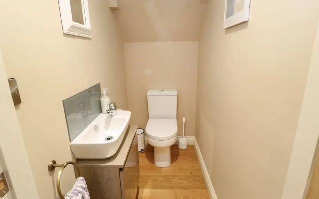 1 Stansfield Mews