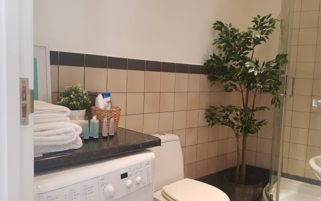 Spacious 3 Bed in the Heart of London