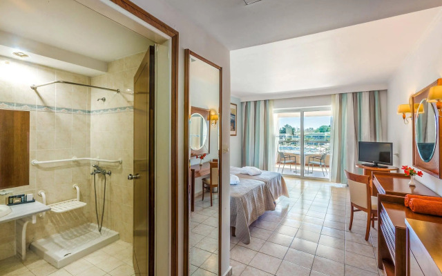 Kipriotis Maris Suites - All Inclusive