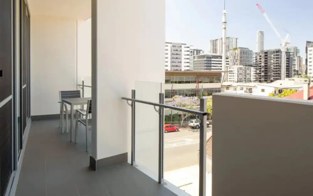 New 1 Bedroom Apartment In West End