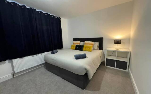 Modern 5-bed House in London Close Excel - Big Ben
