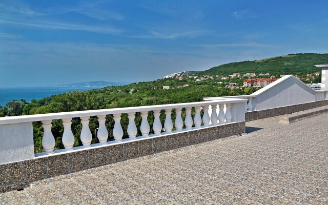 White Rock Castle Suite Hotel & SPA