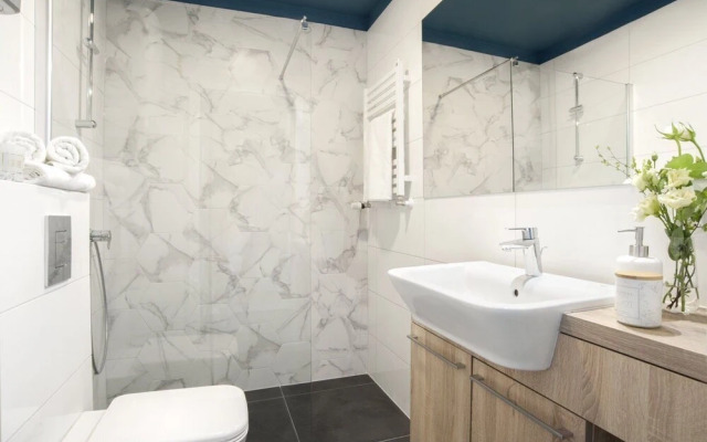 7 continents by DreamInn