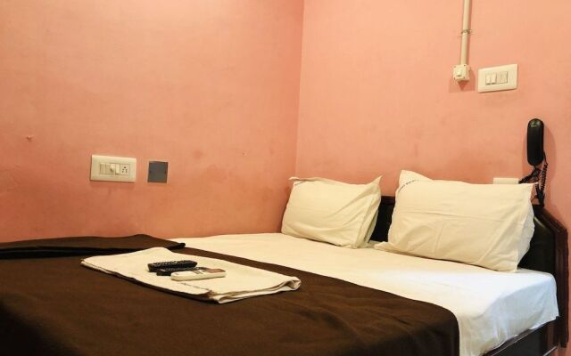 Hotel Varsha