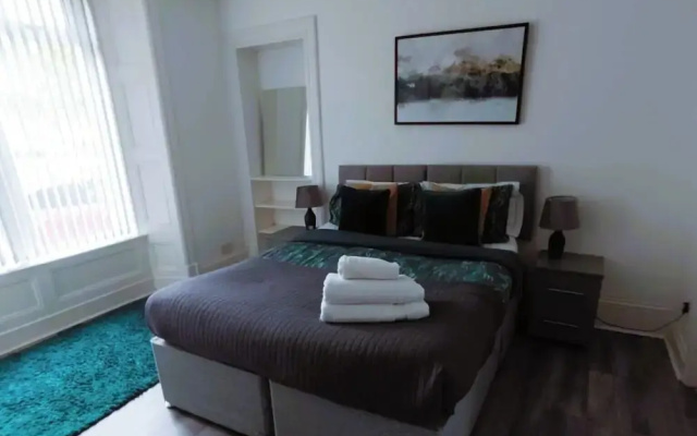 Bright & Stylish 1-bed Apt W/free Parking & Wi-fi