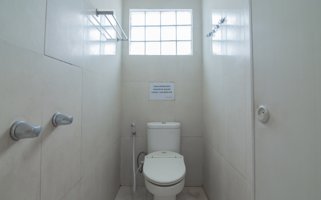 RedDoorz near Alun Alun Bandung 3