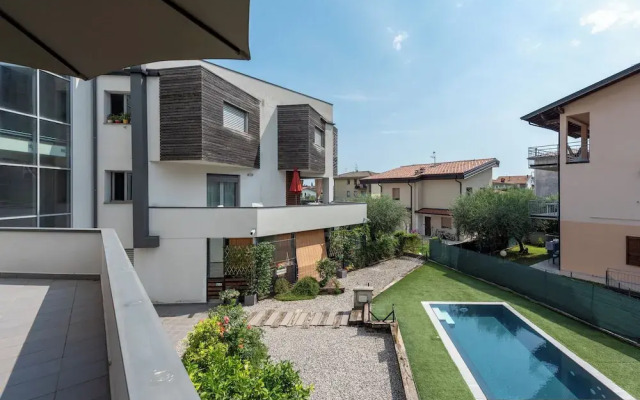 Rosy House 100mt From Lake& Shared Pool