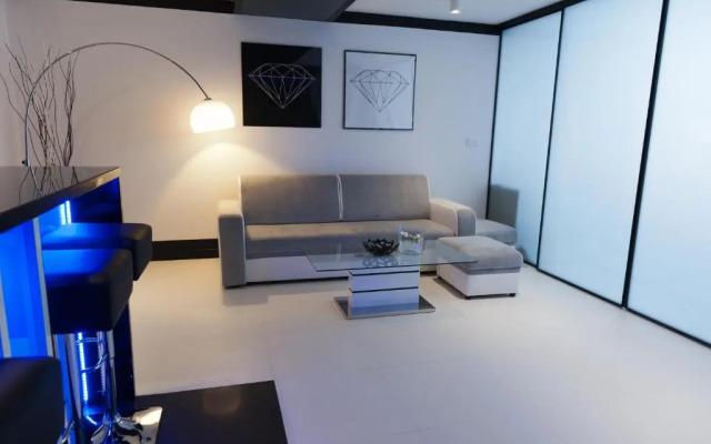 Diamonds Apartment