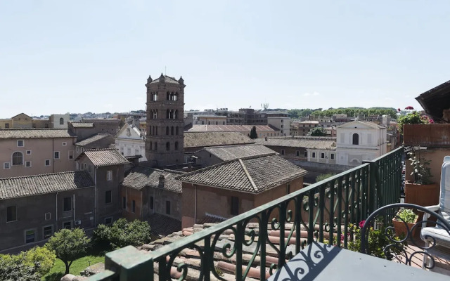 Trastevere Panoramic Rooftop Loft