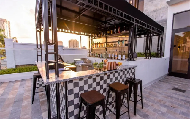 Upsun Hotel & Social Club