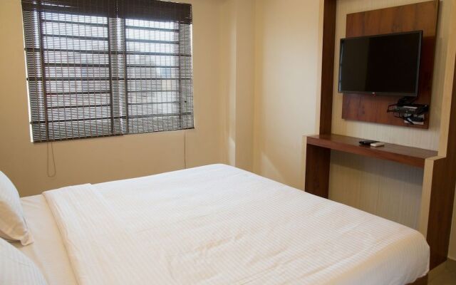 OYO 9248 Hotel Shrinidhi
