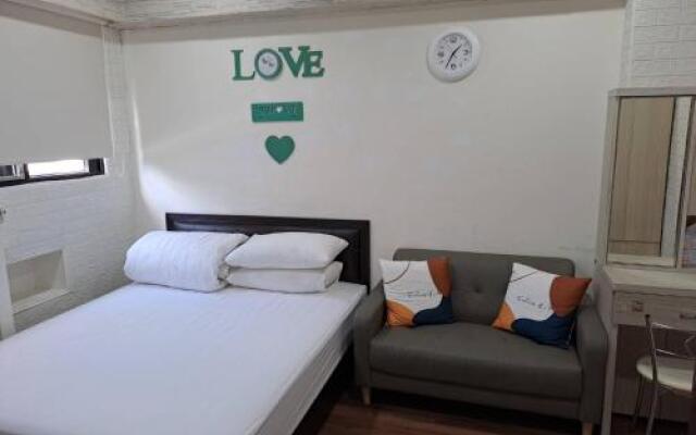 Easy Stay Ximen Guest House