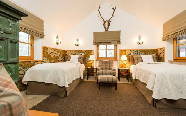 Schloss Prielau Hotel & Restaurants