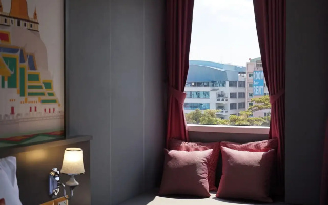 The Qube Fifty Hotel