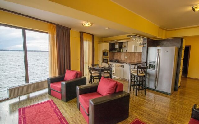 Apart holiday Tania Mamaia