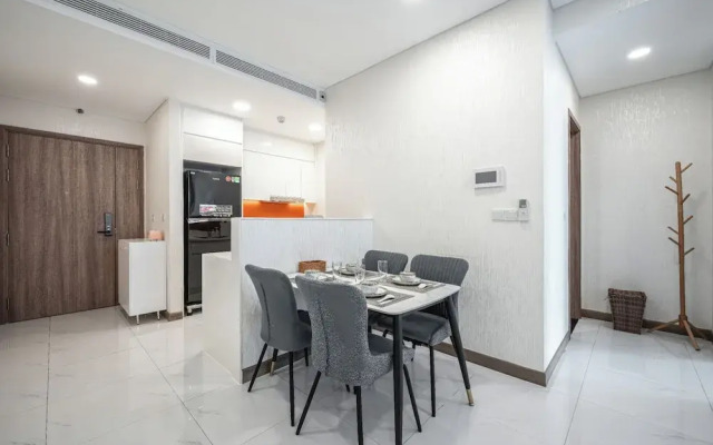 Golden Mansion - Transit Apt Free POOL & GYM