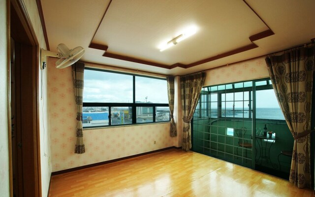 Family Pension Jeju