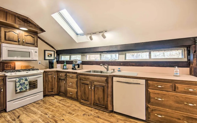 Creek Access & Deck: Runningwater Lancaster Gem