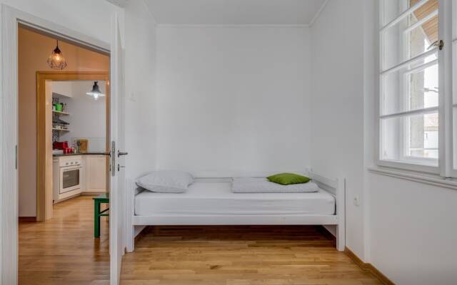 Apartment Dinka with terrace