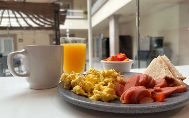 Best Western Plus Monterrey Colon