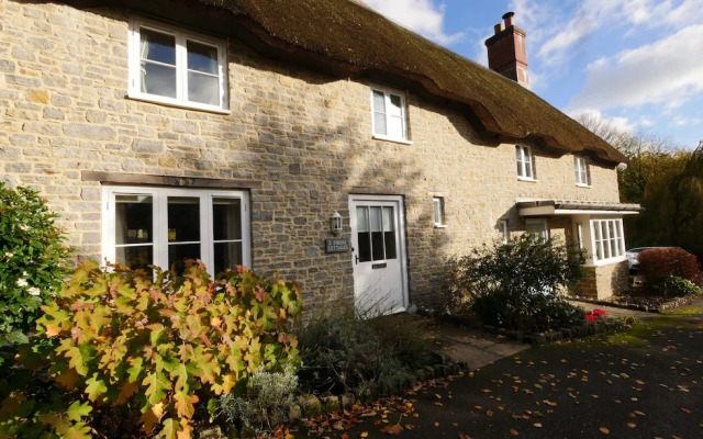 Stunning 3-bed Cottage in Dorchester