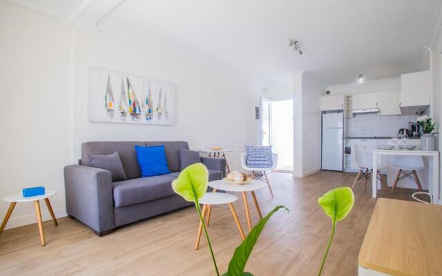 Flower Beach Suite 25