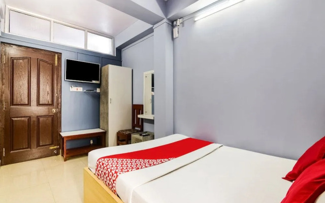 SPOT ON 37504 Mayura Hotel And Lodge