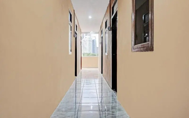 OYO 90469 Benhil Karet Tengsin