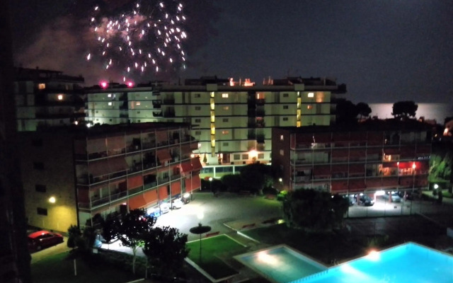 Oasis Close Barcelona Pool Tennis Beach