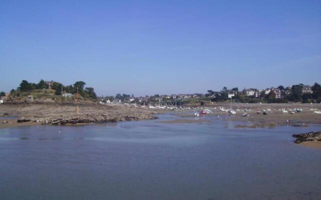 Studio Entre Mt-St-Michel Et St- Malo