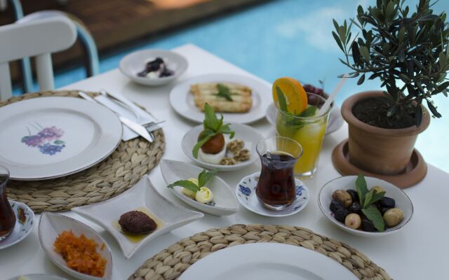 Alacati Roka Tas Otel