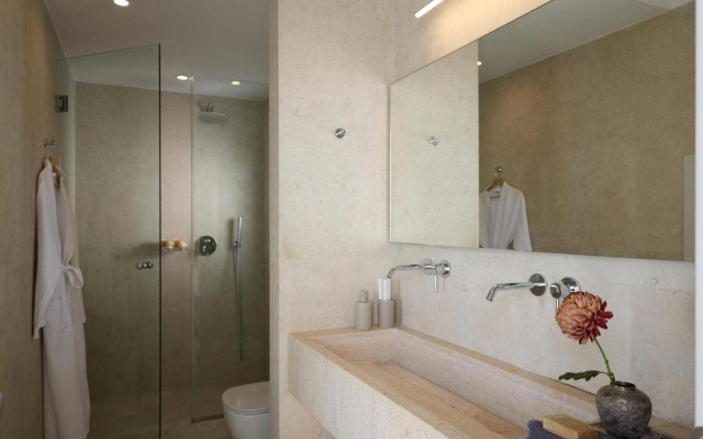 Omna Caldera Suites