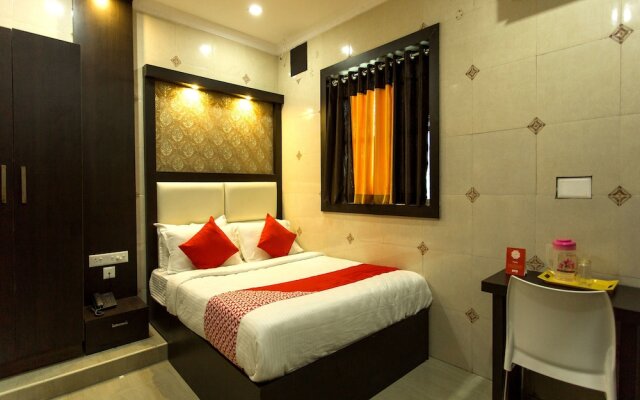 OYO 15974 Hala Residency