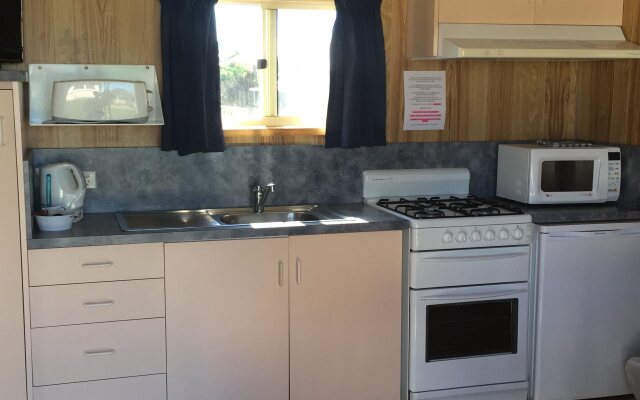 Hillcrest Tourist Park Cabin