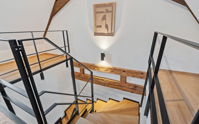 Escape to Clausen Stylish ApartmentID212