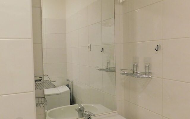 T1, Central Park, climatisation, piscine, parking privé