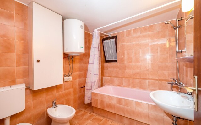 Apartment Ljubica With Nice Garden 2