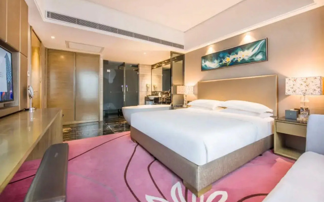 La Perle International Hotel - Free shuttle between hotel and Exhibition Center during Canton Fair & Exhibitor registration Counter