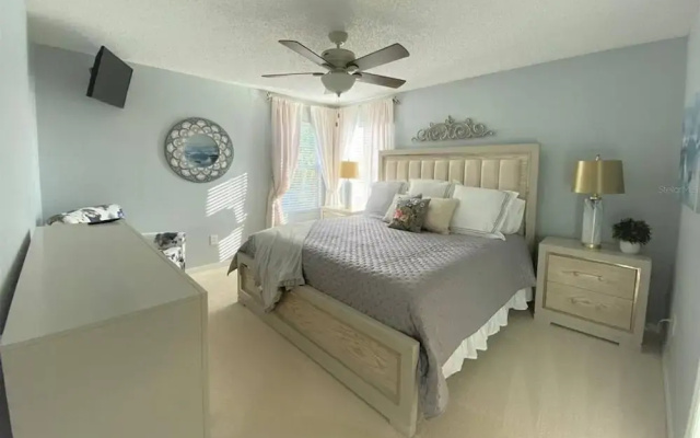 2712 Emerald Island