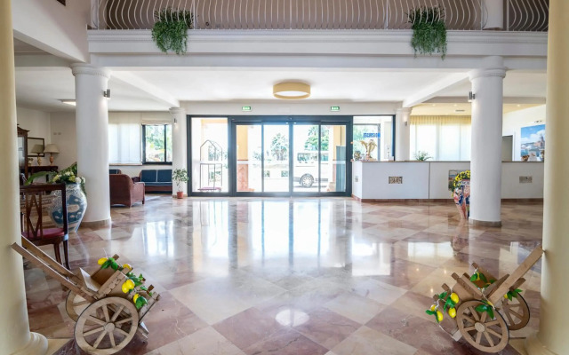 Delfino Beach Hotel