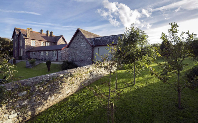 Penrhiw Priory