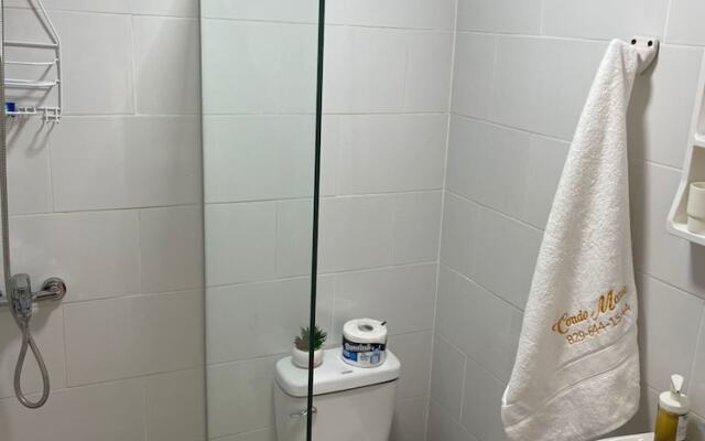 Room-central 1bd and Bth With Common Pic
