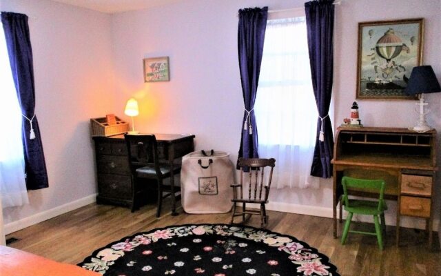 387 Strawberry Hill - 4 Bedroom House